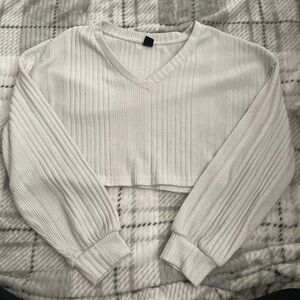 🩵🩵White Ribbed V-Neck Cropped Sweater🩵🩵